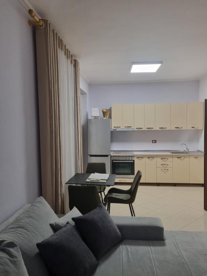 Glamorous Apartment In Tiranë Ngoại thất bức ảnh